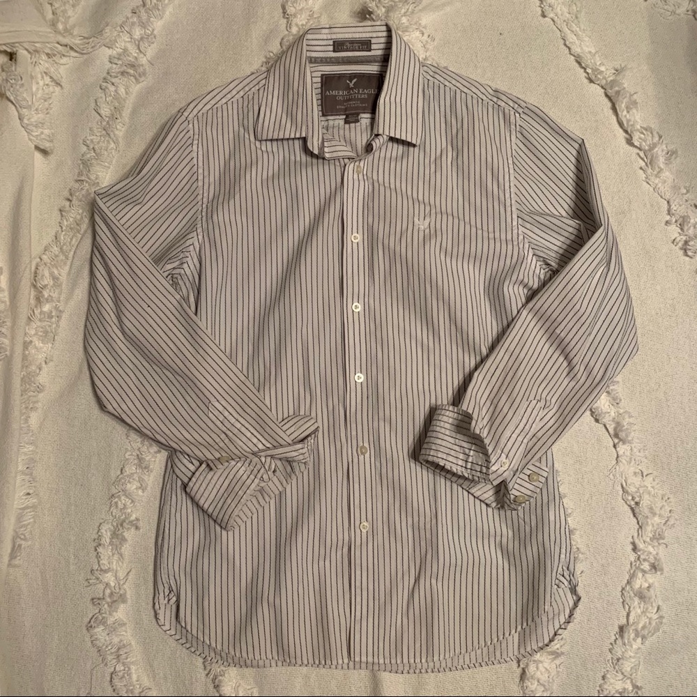 American Eagle Botton Down Shirt